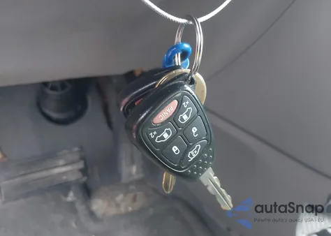 2005 Dodge Grand Caravan Sxt из США, поврежденный, VIN 2D4GP44L35R150030